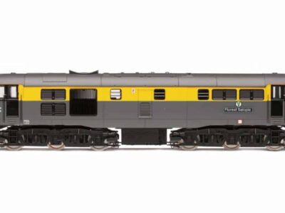 Hornby R3880 Class 31 Diesel Locomotive A1A-A1A, ‘Floreat Salopia’