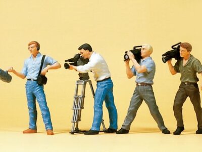 Preiser 10421 TV Team with Cameras & Booms HO Gauge Figures