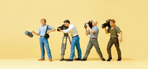 Preiser 10421 TV Team with Cameras & Booms HO Gauge Figures